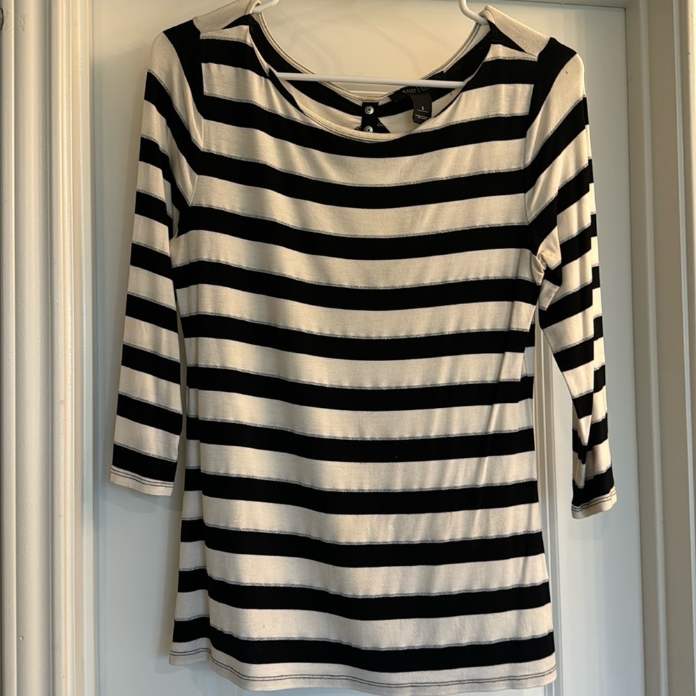White House Black Market 3/4 Sleeve Fitted Shirt with Keyhole Back